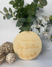 Load image into Gallery viewer, Single Announcement Disc - I&#39;m going to be a Big Brother (Wreath)